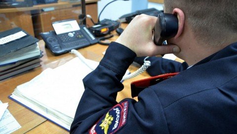 Полицейские города Михайловки задержали подозреваемого в краже детали от детских качелей из парка