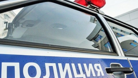 В Михайловке задержаны подозреваемые в угоне и краже из автомобиля